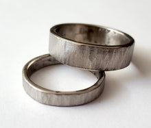 Load image into Gallery viewer, Bark Texture Stainless Steel Wedding Band