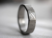 Load image into Gallery viewer, Damascus Steel Ring
